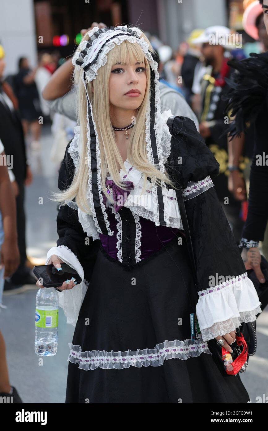 NEW YORK, NEW YORK – 22 AGOSTO: Anime NYC 2025 continua al Javits Center nel suo secondo giorno, riunendo migliaia di fan per celebrare la cultura pop giapponese. La convention prevede proiezioni esclusive, mostre interattive, vetrine cosplay e apparizioni di importanti creatori giapponesi. Uno dei più grandi eventi anime negli Stati Uniti, mette in evidenza l'impatto globale della cultura di anime e manga. (Foto: Luiz Rampelotto/EuropaNewswire) Foto Stock
