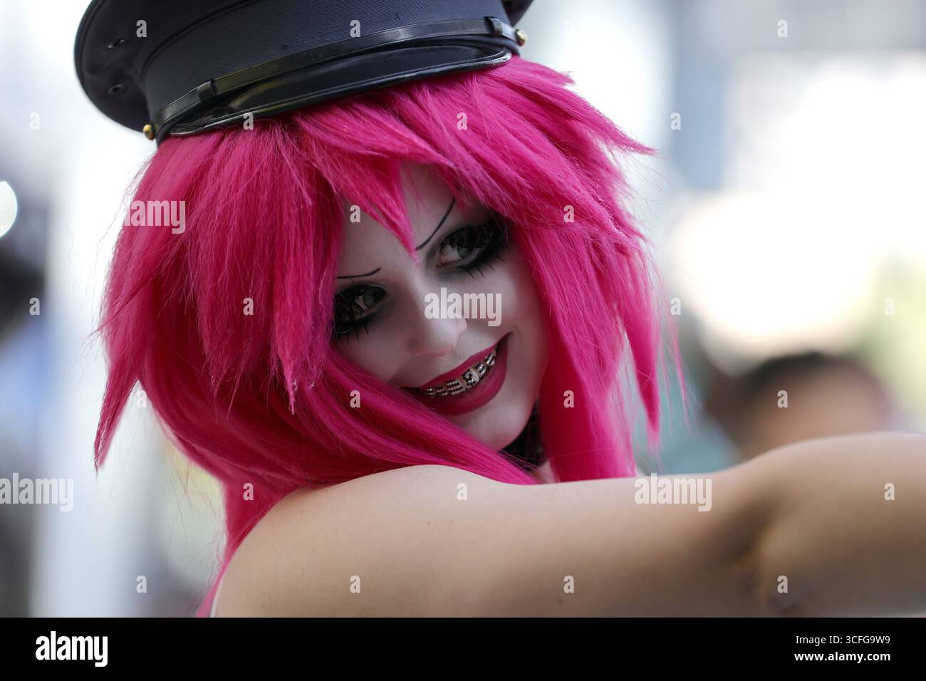 NEW YORK, NEW YORK – 22 AGOSTO: Anime NYC 2025 continua al Javits Center nel suo secondo giorno, riunendo migliaia di fan per celebrare la cultura pop giapponese. La convention prevede proiezioni esclusive, mostre interattive, vetrine cosplay e apparizioni di importanti creatori giapponesi. Uno dei più grandi eventi anime negli Stati Uniti, mette in evidenza l'impatto globale della cultura di anime e manga. (Foto: Luiz Rampelotto/EuropaNewswire) Foto Stock