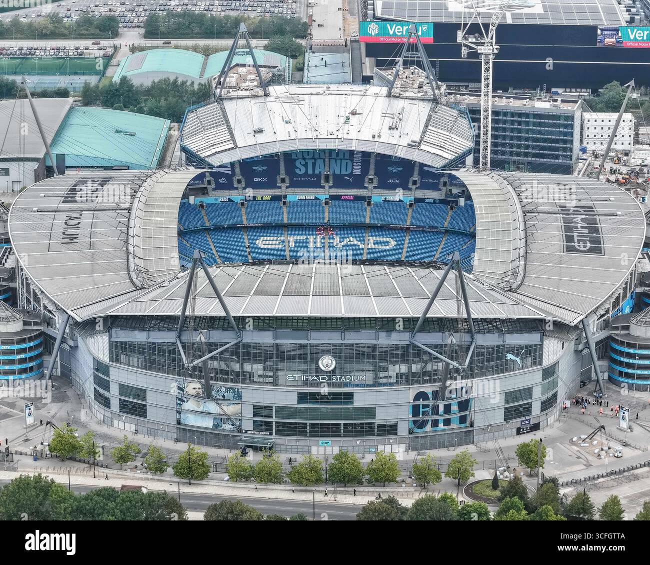 Manchester, Regno Unito. 23 agosto 2025. Una vista aerea dello stadio Etihad e della nuova North Stand durante la partita di Premier League Manchester City vs Tottenham Hotspur all'Etihad Stadium, Manchester, Regno Unito, 23 agosto 2025 (foto di Mark Cosgrove/News Images) a Manchester, Regno Unito il 23/8/2025. (Foto di Mark Cosgrove/News Images/Sipa USA) credito: SIPA USA/Alamy Live News Foto Stock