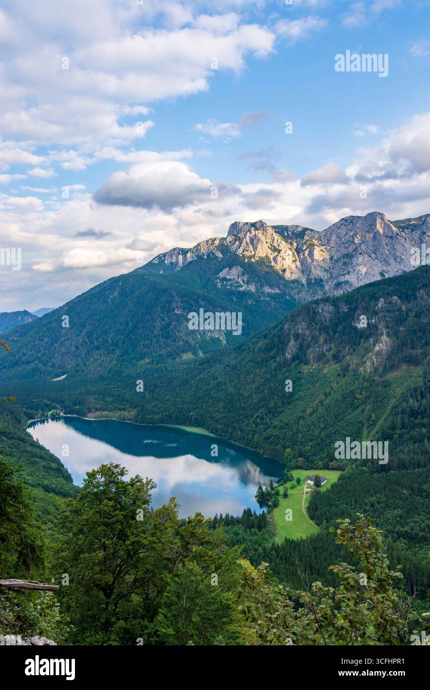 lago Vorderer Langbathsee, catena montuosa Höllengebirge Ebensee am Traunsee Salzkammergut Oberösterreich, alta Austria Austria Foto Stock
