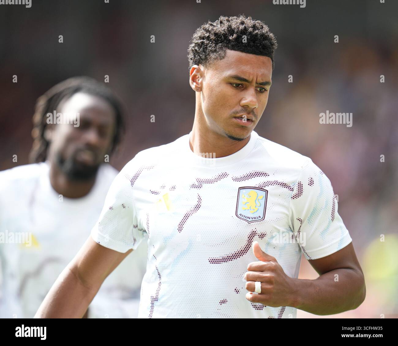 Ollie Watkins di Aston Villa in vista della partita di Premier League Brentford vs Aston Villa al Gtech Community Stadium, Londra, Regno Unito, 23 agosto 2025 (foto di Harvey Murphy/News Images) Foto Stock