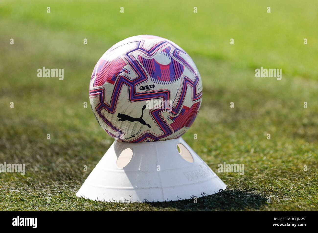 Vitality Stadium, Boscombe, Dorset, Regno Unito. 23 agosto 2025. Premier League Football, AFC Bournemouth contro Wolverhampton Wanderers; calcio ufficiale della Premier League per la partita credito: Action Plus Sports/Alamy Live News Foto Stock