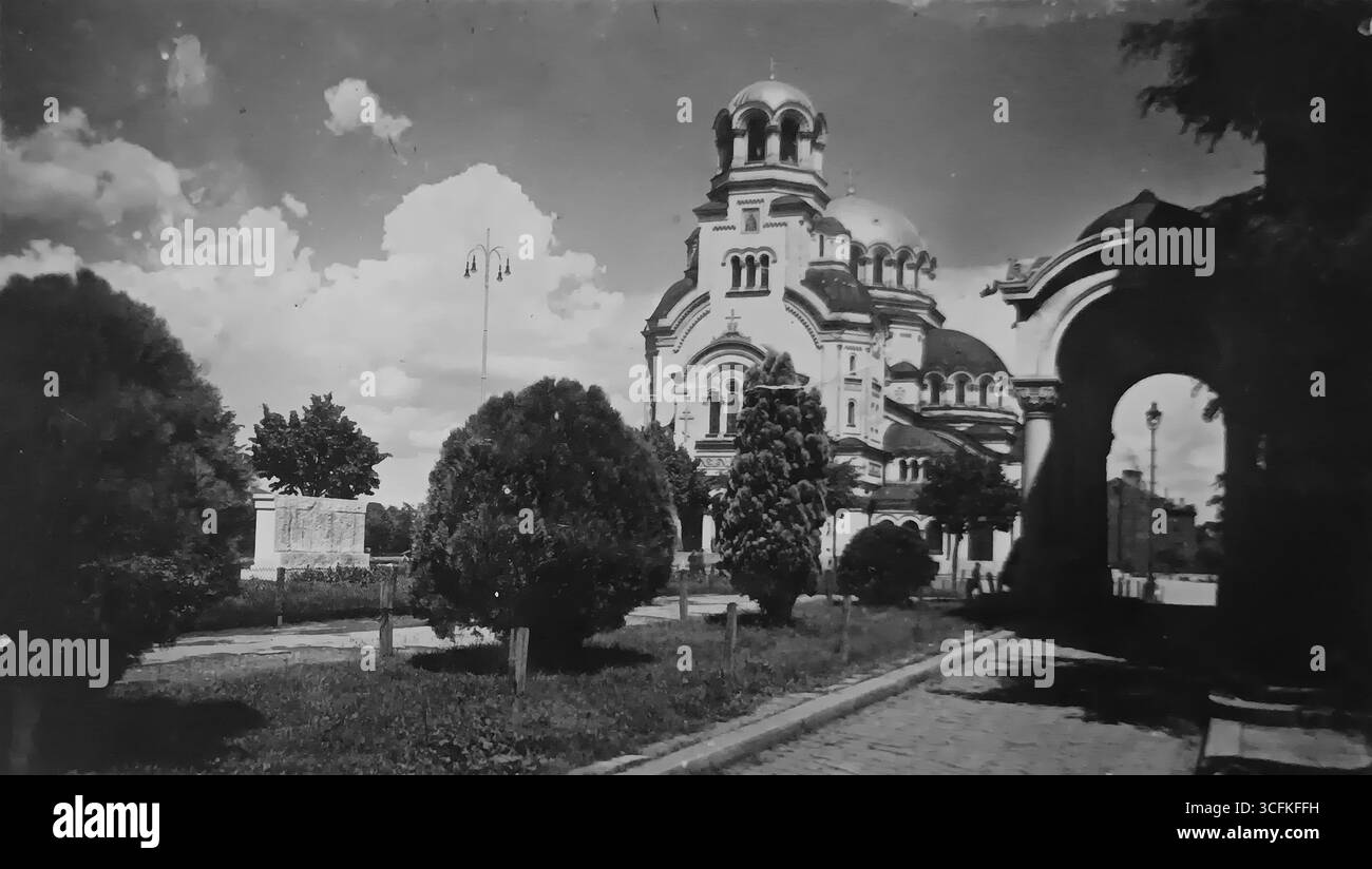 Vecchia foto in bianco e nero della cattedrale di St. Alexander Nevsky a Sofia, Bulgaria Foto Stock
