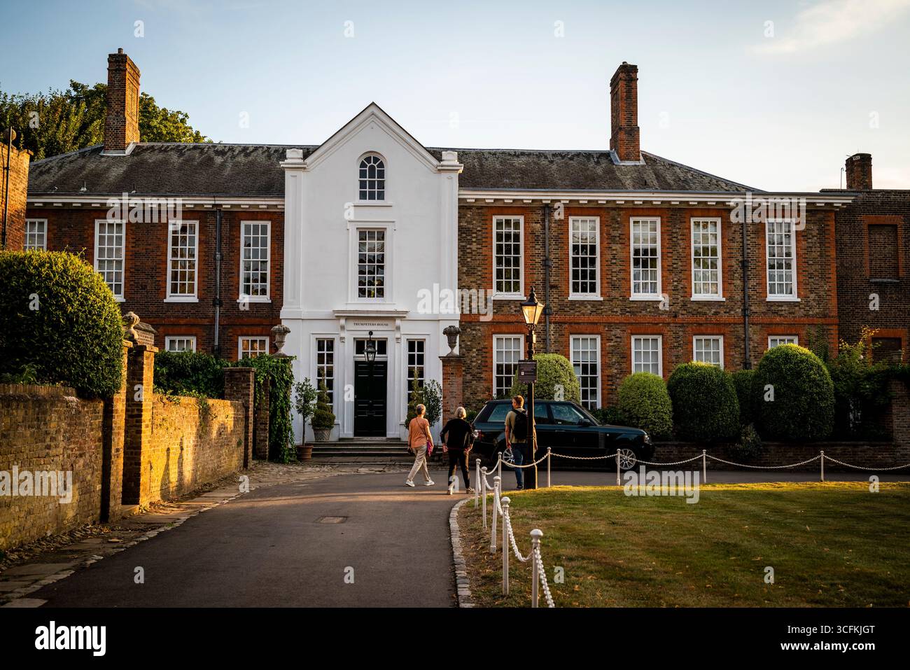 Proprietà esclusiva al Richmond Palace Gate, della residenza reale Tudor del Richmond Palace distrutta, London Borough of Richmond, Londra, Inghilterra, Foto Stock