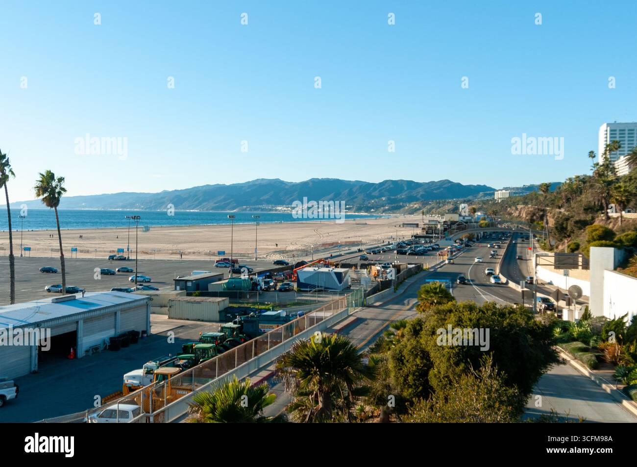 SANTA MONICA, CALIFORNIA, Stati Uniti: Pacific Coast Highway, qui con vista verso Malibu, inizia a San Diego e arriva quasi in Canada. Foto Stock