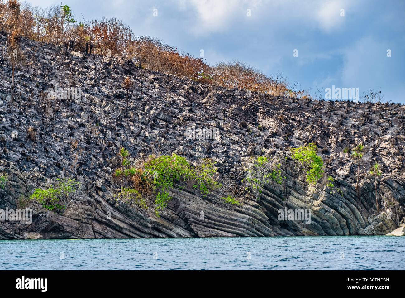 Misool è una delle quattro isole principali delle isole Raja Ampat nel sud-ovest di Papua. Più tardi, quest'isola divenne famosa per la sua bellezza naturale. La zona Foto Stock