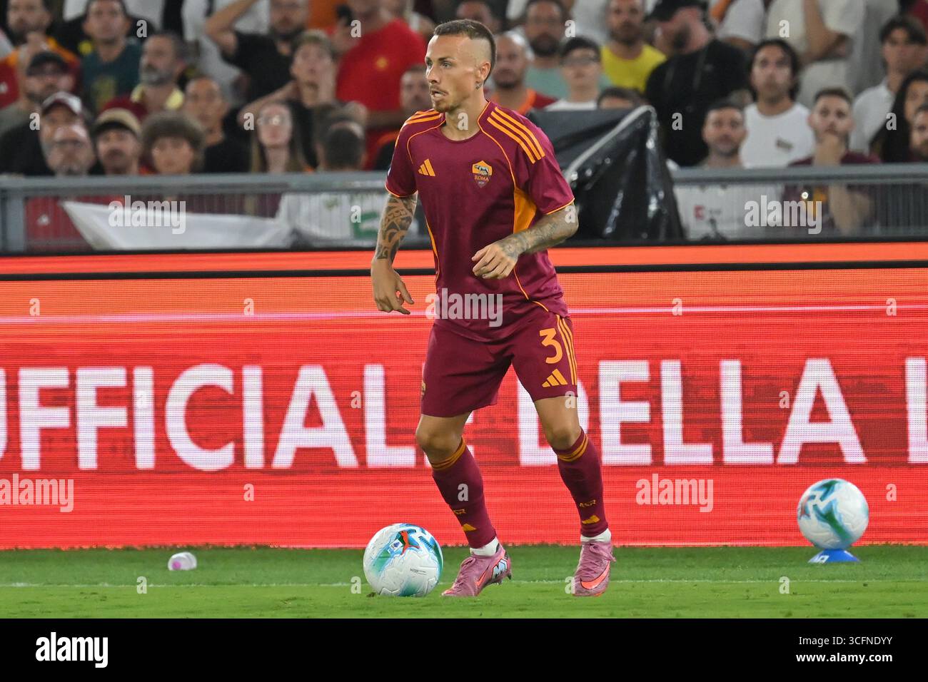 Roma, Lazio. 23 agosto 2025. Angelino di AS Roma durante la partita di serie A tra AS Roma e Bologna FC allo stadio olimpico di Roma, 23 agosto 2025. Crediti: massimo insabato/Alamy Live News Foto Stock