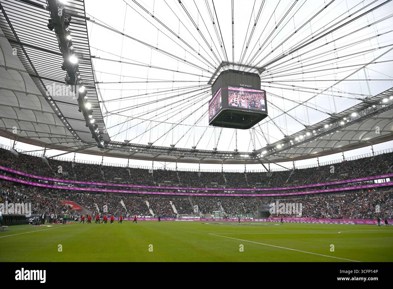 Francoforte, Germania. 23 agosto 2025. Fussball 1. Bundesliga 1. Spieltag Eintracht Frankfurt - SV Werder Brema am 23.08.2025 im Deutsche Bank Park di Francoforte Symbolbild Stadion Deutsche Bank Park le normative DFL vietano qualsiasi uso di fotografie come sequenze di immagini e/o quasi-video. Foto: Revierfoto credito: ddp media GmbH/Alamy Live News Foto Stock