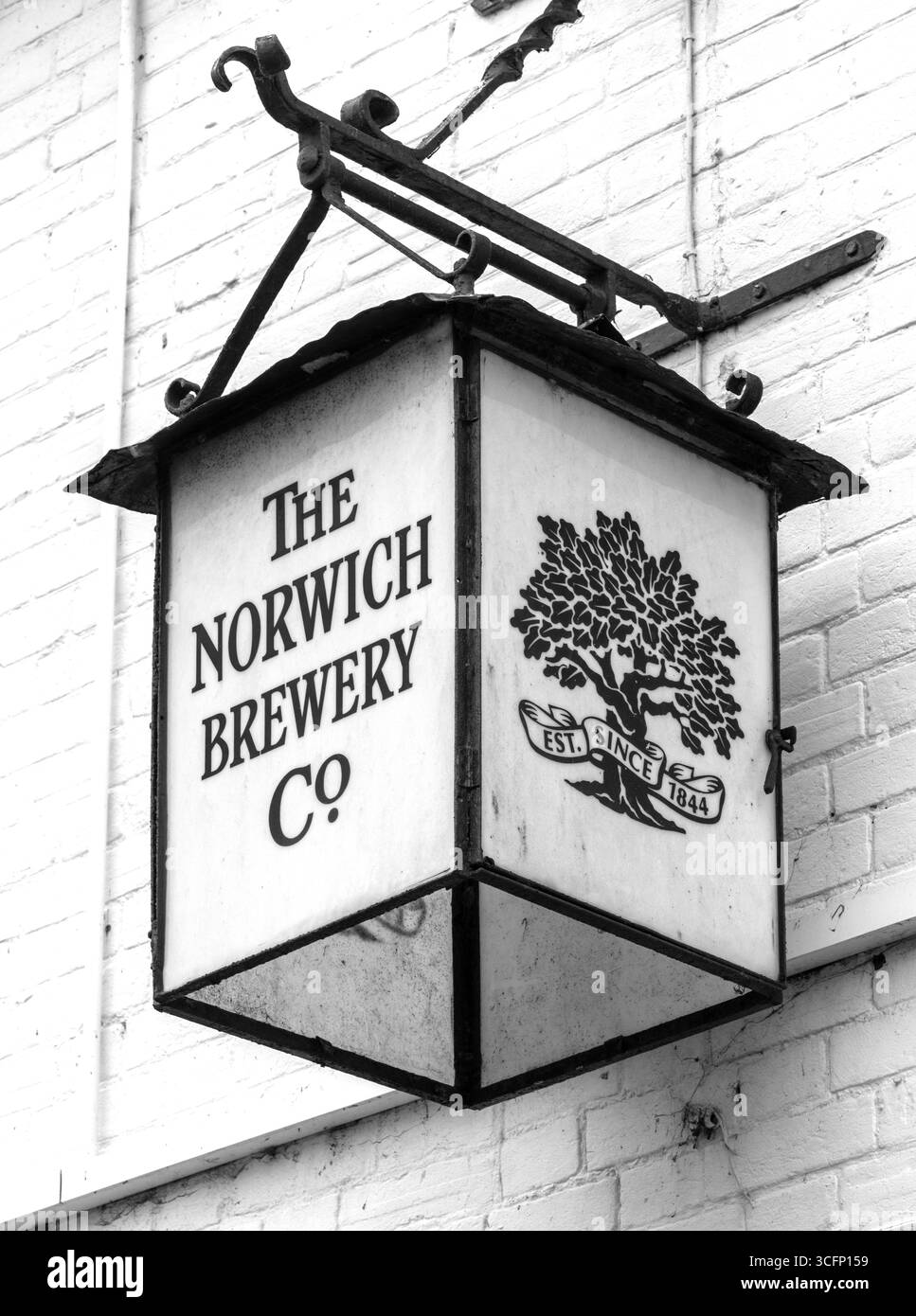 Paralume per la Norwich Brewery Co Il birrificio chiuse nel 1961 Foto Stock