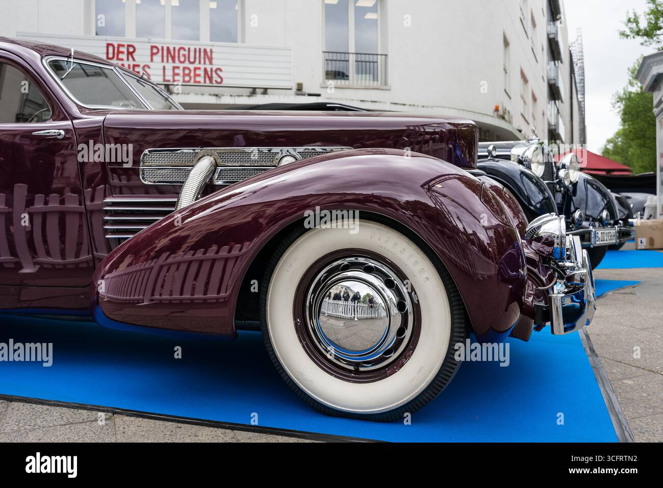 BERLINO - 10 MAGGIO 2025: Esterno del cavo per auto di lusso a trazione anteriore 810/812, 1939. Classic Days Berlin. Foto Stock