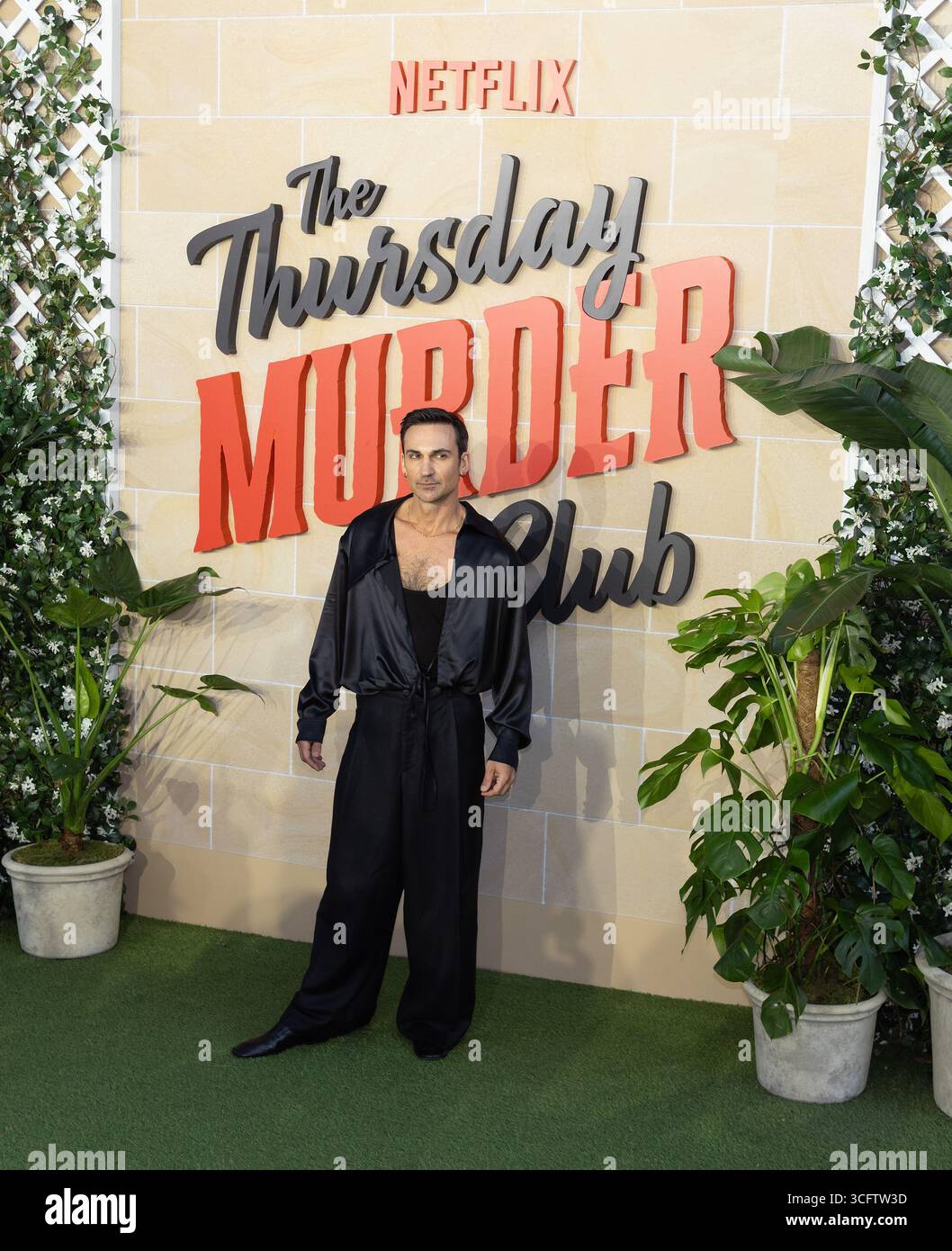 Londra, Regno Unito. 21 agosto 2025. Henry Lloyd-Hughes partecipa alla proiezione del film "The Thursday Murder Club", Londra, Regno Unito, 21 agosto 2025 presso l'Odeon Luxe, Leicester Square, 20 agosto 2025 a Londra, Inghilterra, Regno Unito. Credito: S.A.M./Alamy Live News Foto Stock