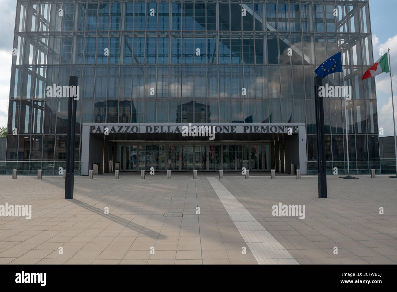 La sede del grattacielo della regione Piemonte, simbolo di innovazione e sviluppo. Un edificio iconico in una delle regioni più dinamiche d'Italia. Foto Stock