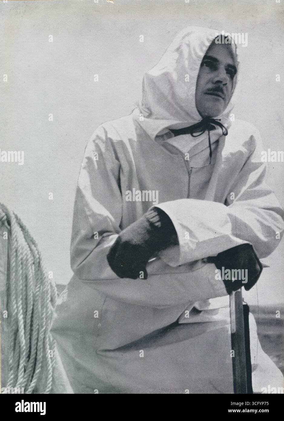Fotografia di Earl Denman, alpinista canadese, autore e ingegnere che tentò di scalare il Monte Everest nel 1947. Foto Stock