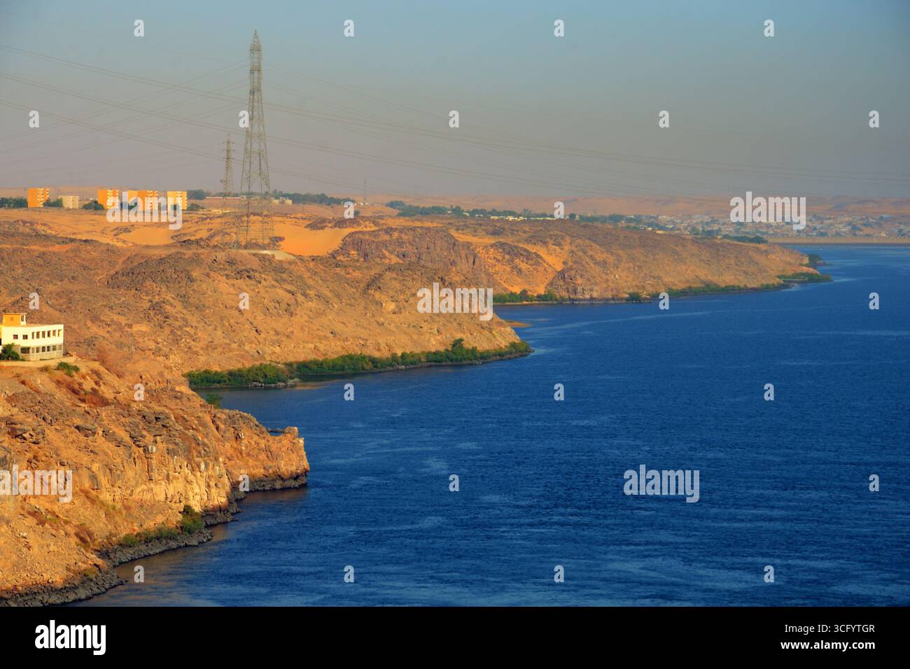 La diga di Assuan, è una diga di argini costruita sul Nilo ad Assuan, tra il 1898 e il 1902, situata ad Assuan, in Egitto Foto Stock