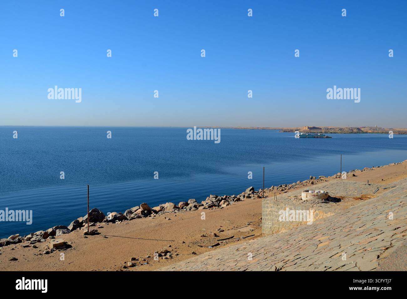La diga di Assuan, è una diga di argini costruita sul Nilo ad Assuan, tra il 1898 e il 1902, situata ad Assuan, in Egitto Foto Stock