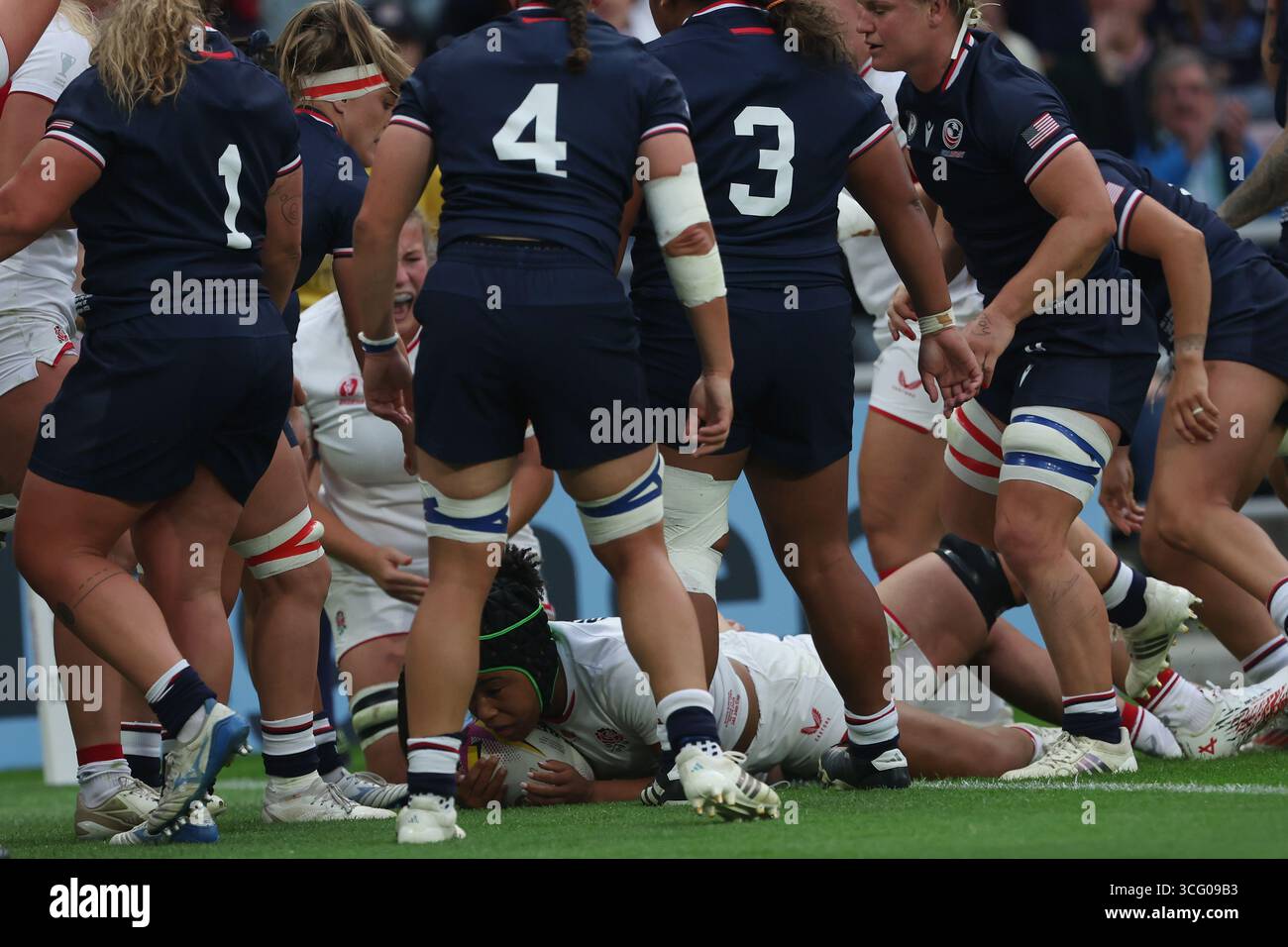 Sadia Kabeya, Inghilterra, organizza una partita tra Inghilterra e Stati Uniti d'America allo Stadio della luce di Sunderland, venerdì 22 agosto 2025, durante il Women's Rugby World Cup 2025 Pool. (Foto: Mark Fletcher | mi News) crediti: MI News & Sport /Alamy Live News Foto Stock