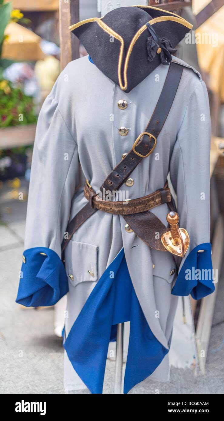 Uniformi militari in un evento di rievocazione nella vecchia Montreal Foto Stock
