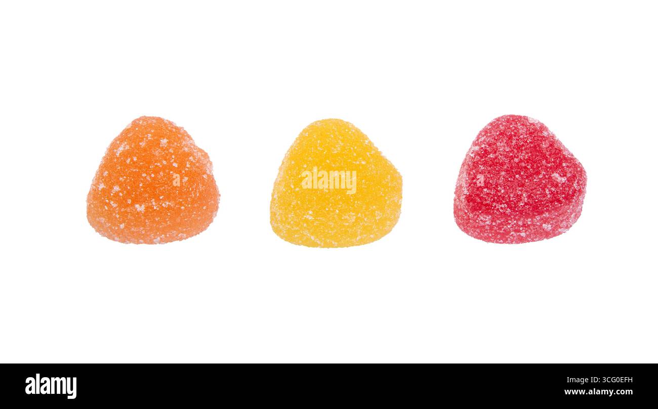 Caramelle colorate marmellate, isolate su sfondo bianco. Caramelle assortite in gelatina. Foto Stock