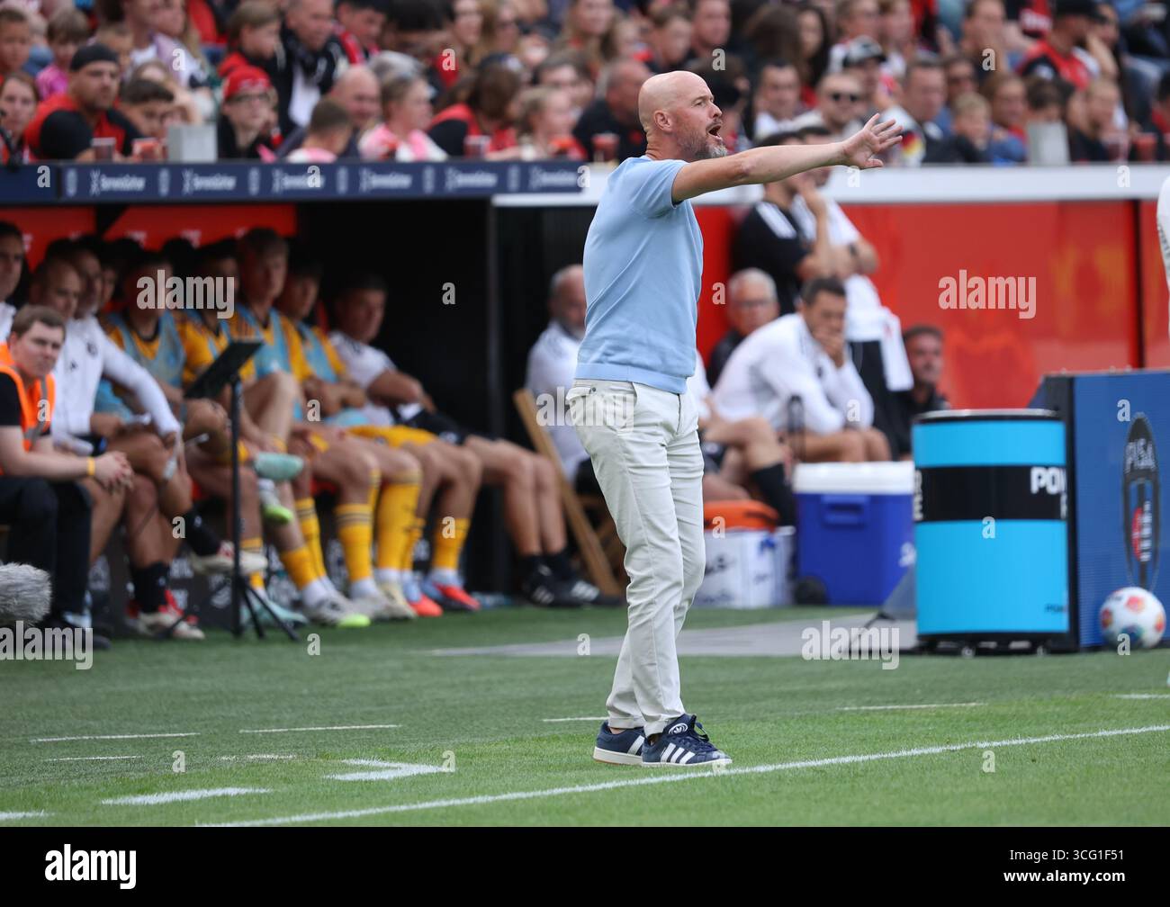 Allenatore Erik Ten Hag (B04), Leverkusen, Germania. 5 agosto 2025. Calcio, partita amichevole, Bayer 04 Leverkusen vs. Pisa Sporting Club. Crediti: Juergen Schwarz/Alamy Live News Foto Stock