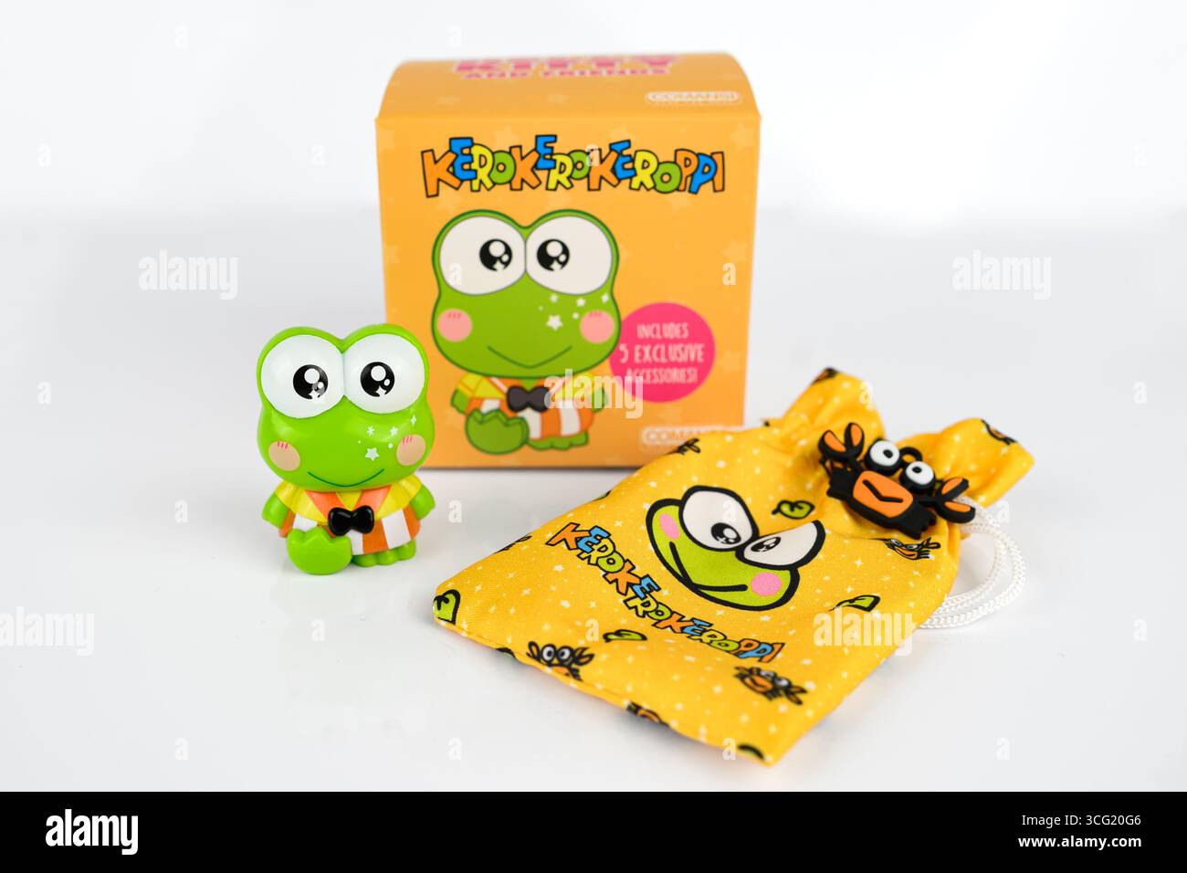 Keroppi Mini Figure toy della collezione Hello Kitty and Friends – Galles, Regno Unito – 06 agosto 2025 Foto Stock