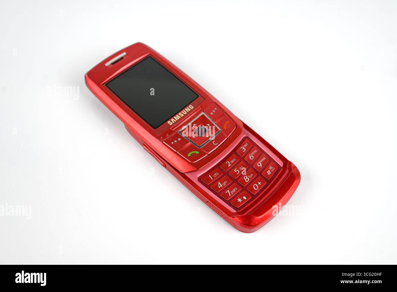 Telefono scorrevole mobile Samsung E250 - Galles, Regno Unito - 06 agosto 2025 Foto Stock