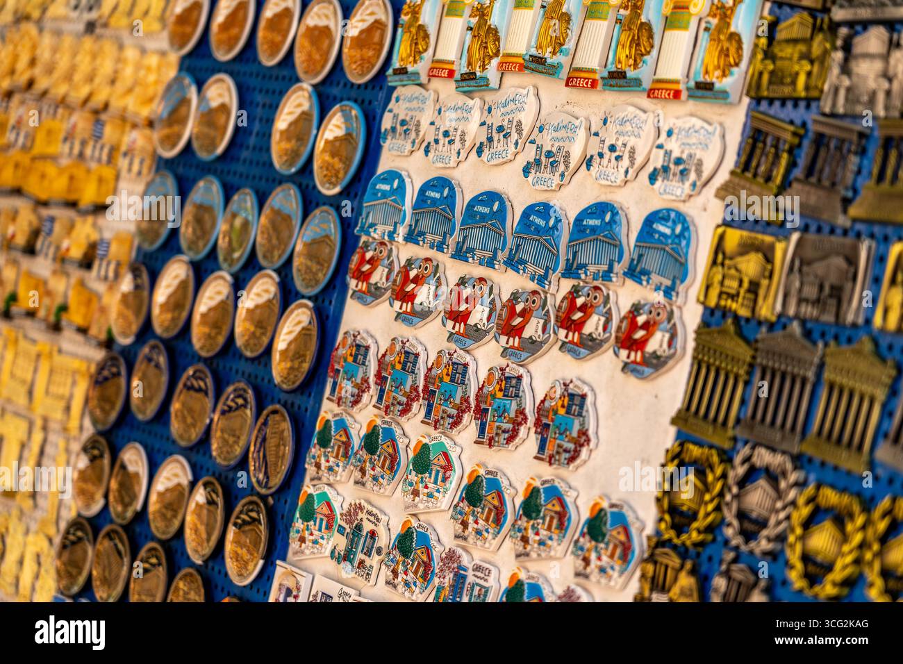 Atene, Grecia - Una collezione di magneti per frigoriferi Foto Stock