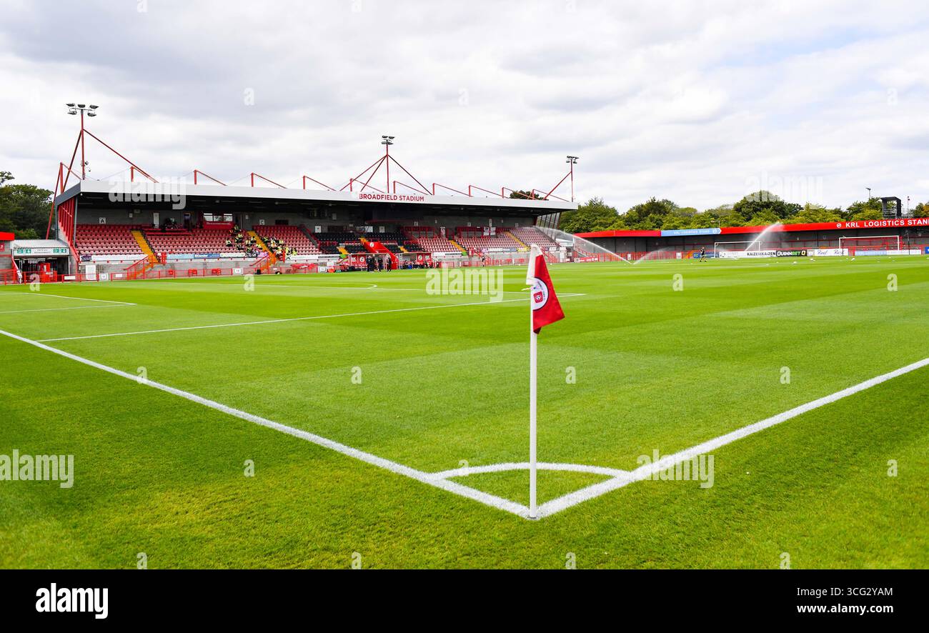 Tranquillo nel terreno prima della partita Sky Bet EFL League Two tra Crawley Town e Tranmere Rovers al Broadfield Stadium , Crawley , Regno Unito - 23 agosto 2025 foto Simon Dack / Telephoto Images solo uso editoriale. Niente merchandising. Per le immagini di calcio si applicano restrizioni fa e Premier League inc. Non è consentito l'utilizzo di Internet/dispositivi mobili senza licenza FAPL. Per ulteriori dettagli, contattare Football Dataco Foto Stock