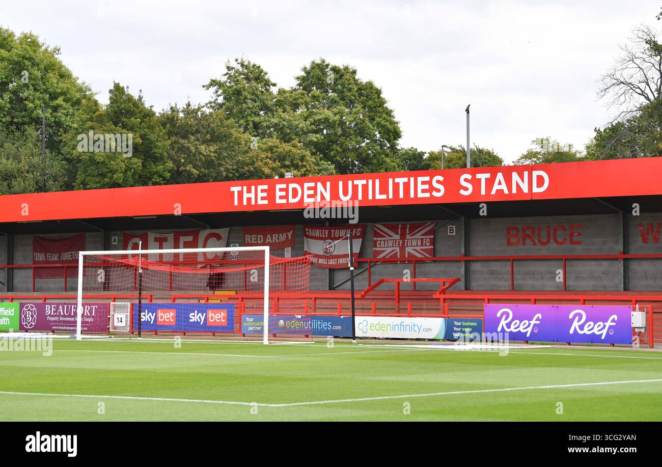 Tranquillo nel terreno prima della partita Sky Bet EFL League Two tra Crawley Town e Tranmere Rovers al Broadfield Stadium , Crawley , Regno Unito - 23 agosto 2025 foto Simon Dack / Telephoto Images solo uso editoriale. Niente merchandising. Per le immagini di calcio si applicano restrizioni fa e Premier League inc. Non è consentito l'utilizzo di Internet/dispositivi mobili senza licenza FAPL. Per ulteriori dettagli, contattare Football Dataco Foto Stock