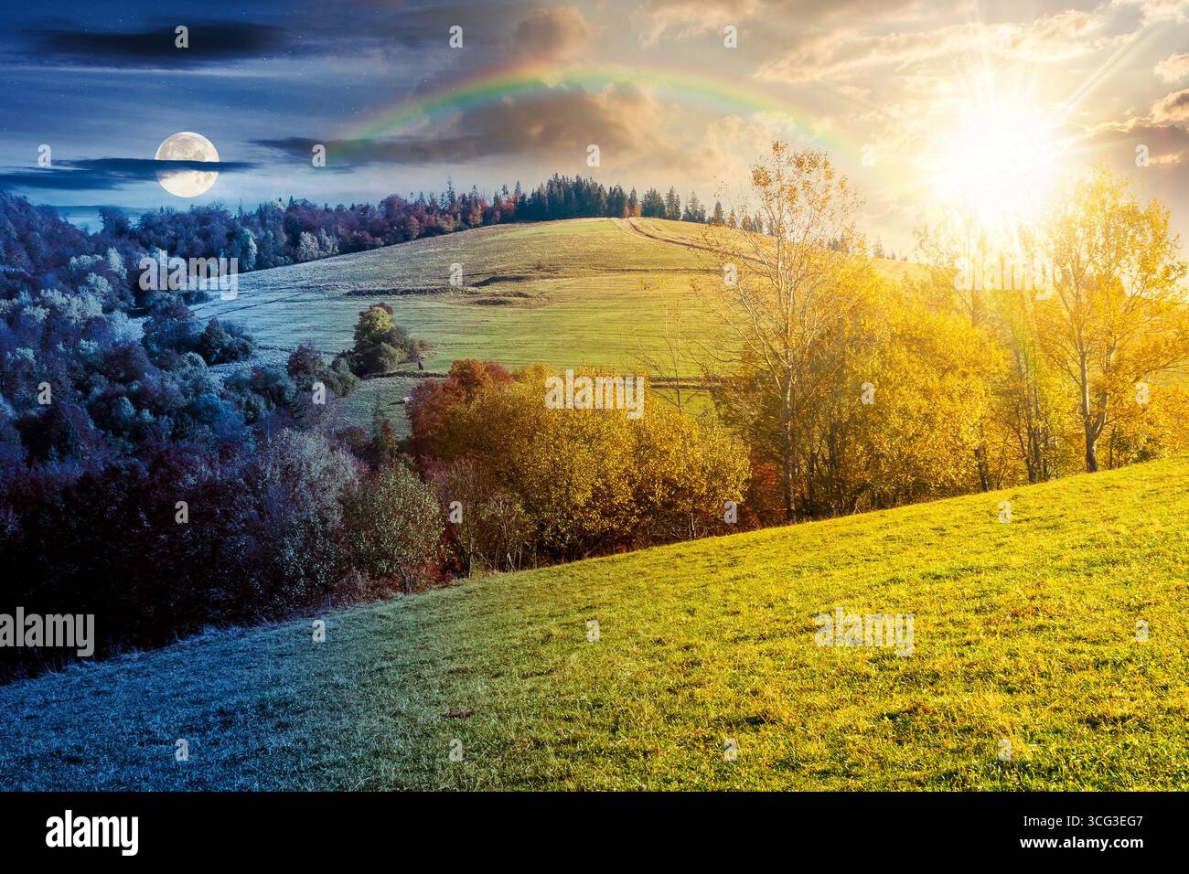 paesaggio montano con foresta in equinozio autunnale. concetto di cambiamento di orario diurno e notturno. splendida campagna nelle highland con sole e luna in coppia Foto Stock