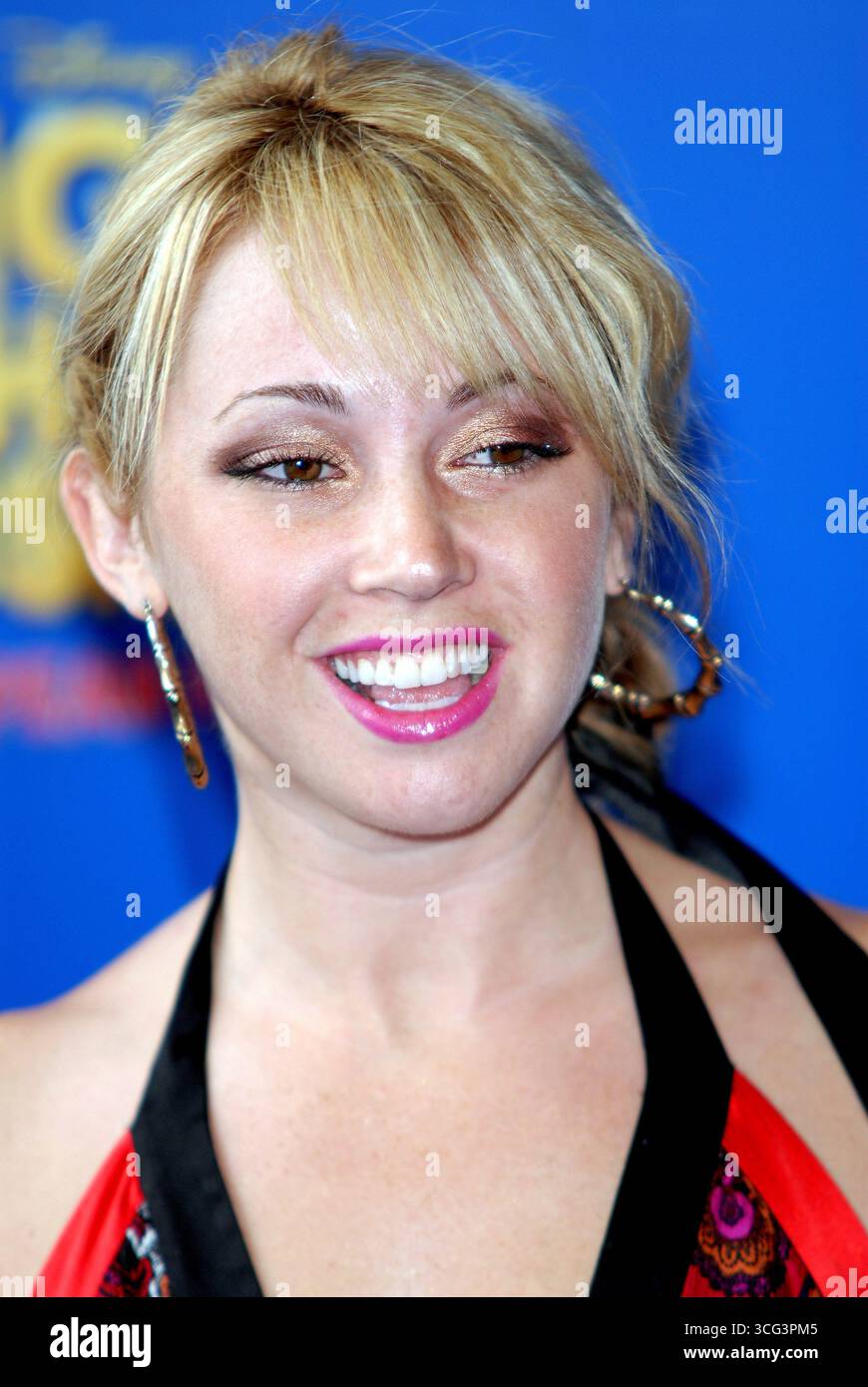 Jennifer Tisdale alla prima Europen di High School Musical 2 all'O2 di Londra - 2 settembre 2007 Foto Stock