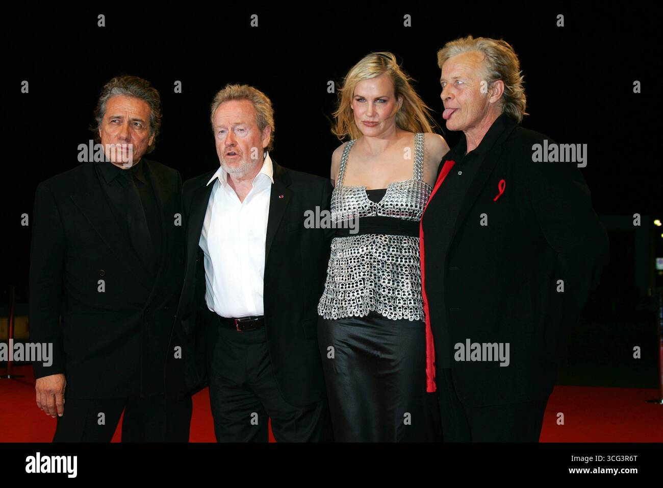 Edward James Olmos, regista Ridley Scott, Daryl Hannah e Rutger Hauer alla prima del film "Blade Runner - The Final Cut" tenutasi presso il Palazzo del Cinema durante la 64a Mostra del Cinema di Venezia, Italia - 1 settembre 2007 Foto Stock
