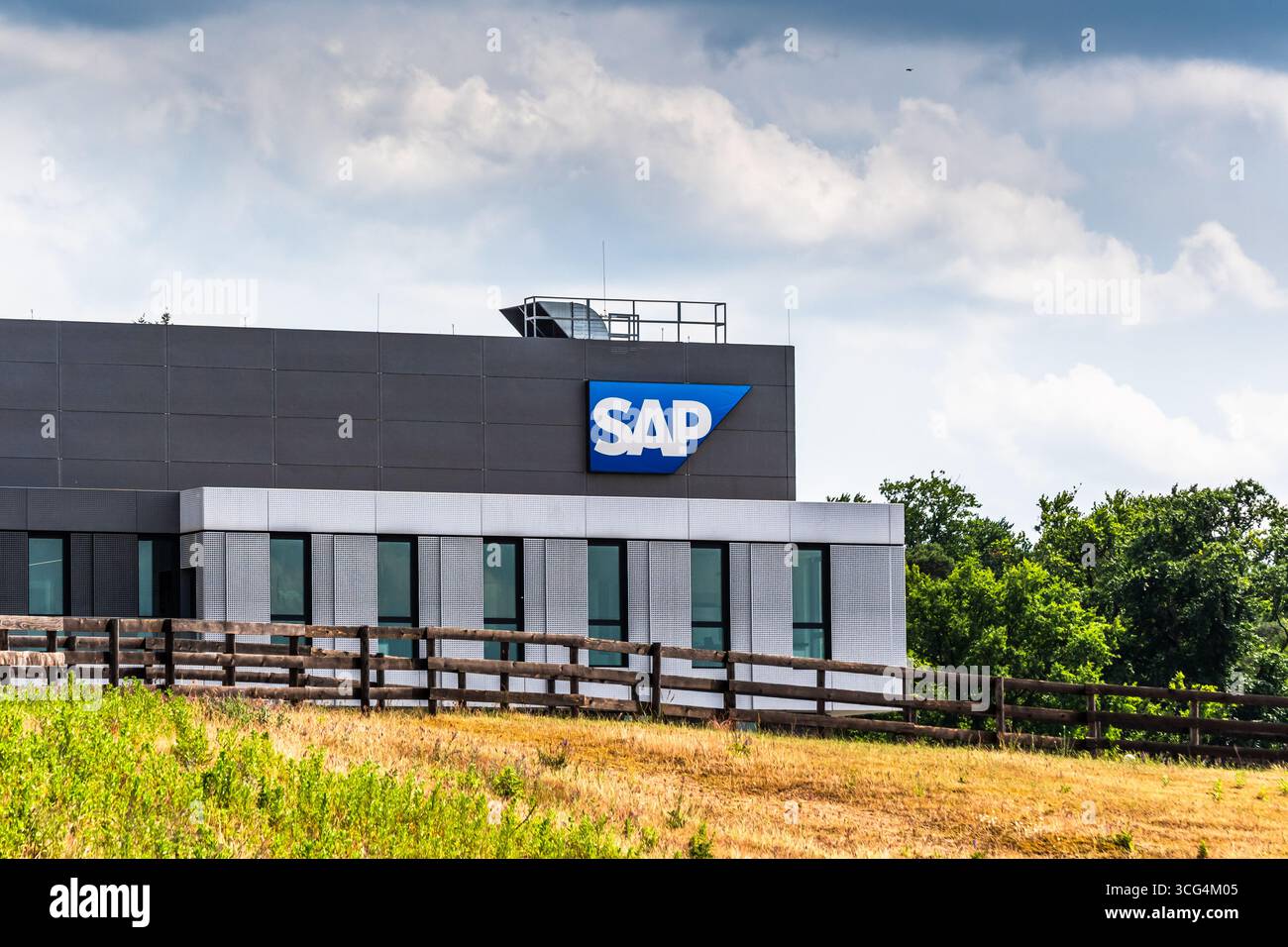 Walldorf, BW, Germania, 01.06.2025: Costruzione della società globale di software SAP se presso la sede centrale di Walldorf, Germania Foto Stock