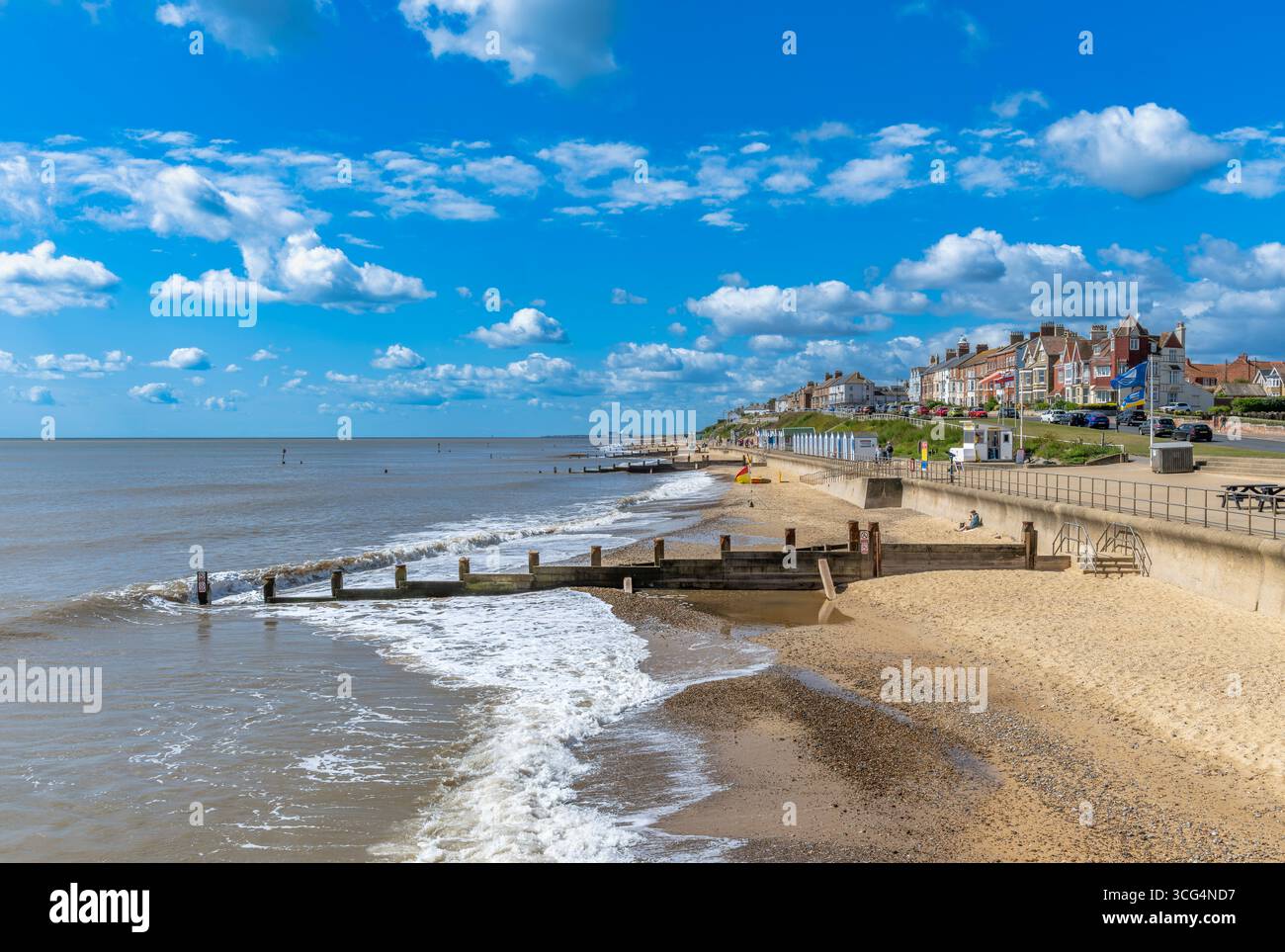 La prospera città di Southwold nel Suffolk. Una città vecchia per trascorrere una vacanza estiva o per coloro che hanno una seconda casa qui. Foto Stock