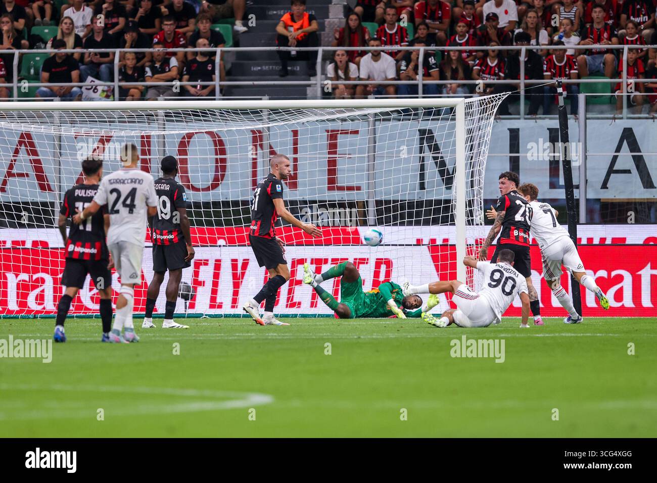 Bonazzoli rete cremonese 1-2 durante la partita di serie A tra Milano e Cremonese allo Stadio G Meazza di Milano nord Italia - sabato, Au Foto Stock