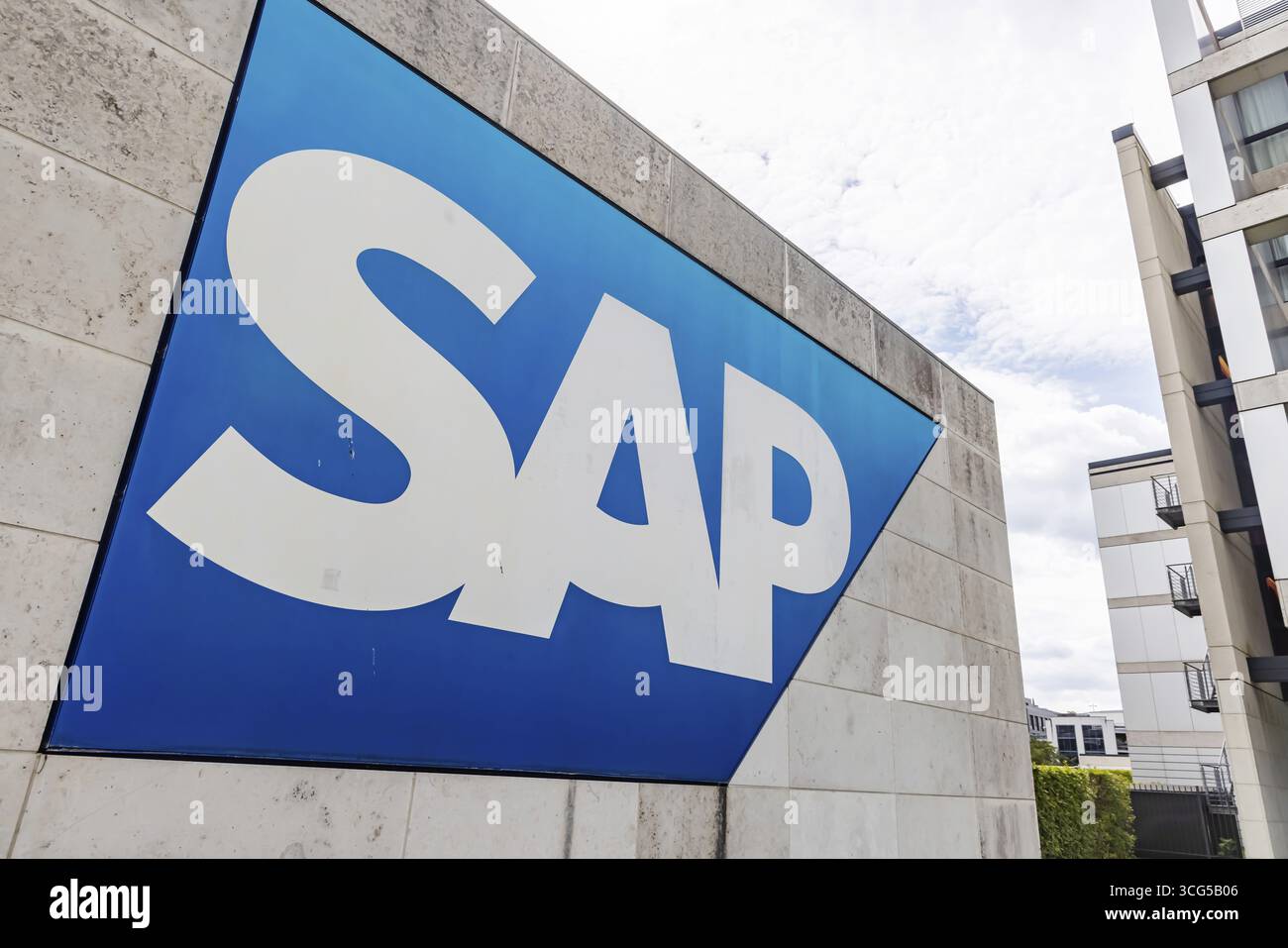 Logo e costruzione della società di software SAP se. Walldorf, Baden-Wuerttemberg, Germania Foto Stock