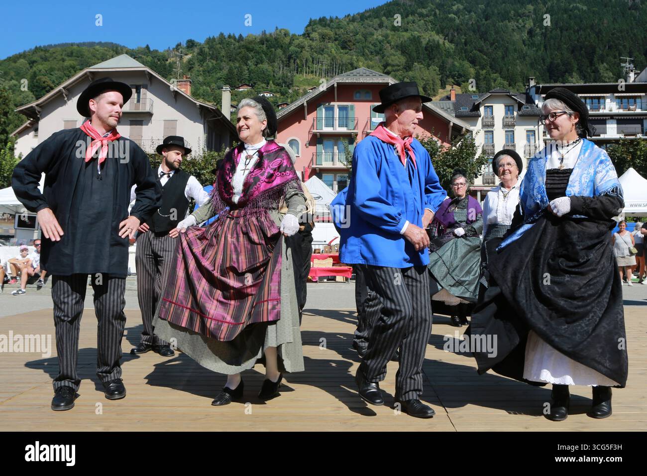Groupe folklorique : la Chamoschire. Fête de la Rioule : rencontre folklorique avec les groupes : la Chamoschire (Saint-Gervais-les-Bains), la Clicca, Foto Stock