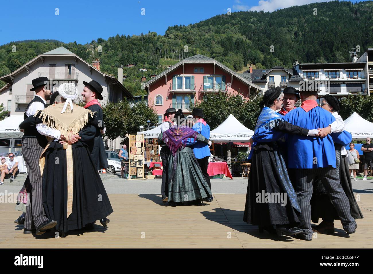 Groupe folklorique : la Chamoschire. Fête de la Rioule : rencontre folklorique avec les groupes : la Chamoschire (Saint-Gervais-les-Bains), la Clicca, Foto Stock