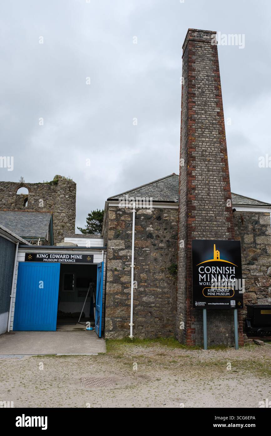 Cornwall, Inghilterra, ingresso al museo King Edward Tin Mine nel Regno Unito. Foto Stock