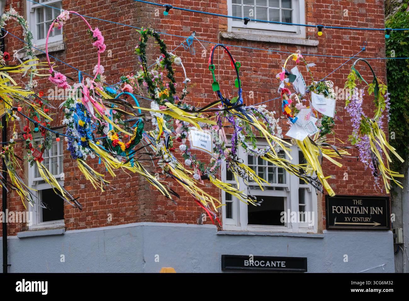 Mevagissey, Cornovaglia, Inghilterra, decorazioni per strade del Regno Unito. Foto Stock