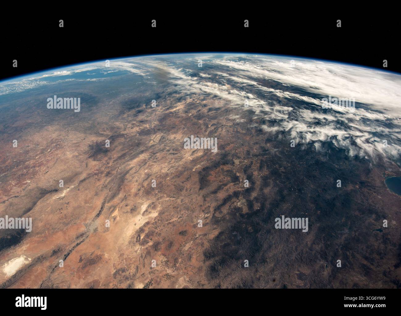 Il deserto di Sonora in Messico. La parte meridionale del deserto di Sonora in Messico è raffigurata dalla stazione spaziale Internazionale mentre orbitava 257 miglia sopra. 19 ottobre 2023. Una versione ottimizzata di un'immagine originale della NASA: Credito: NASA/JMoghbeli Foto Stock