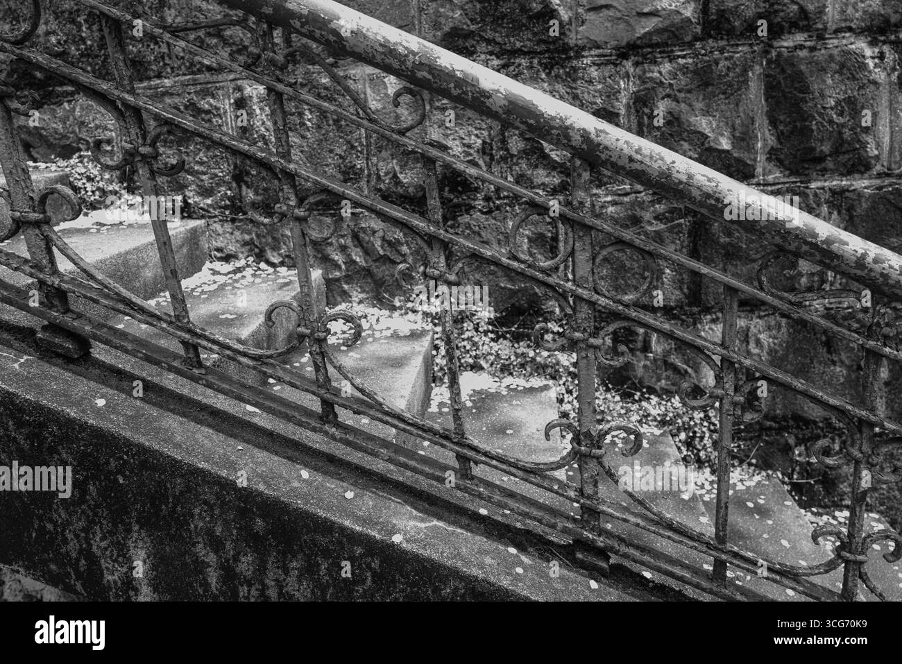 Scala rustica con ringhiere ornate e muro di pietra intemprata, Keage Incline, Kyoto Foto Stock
