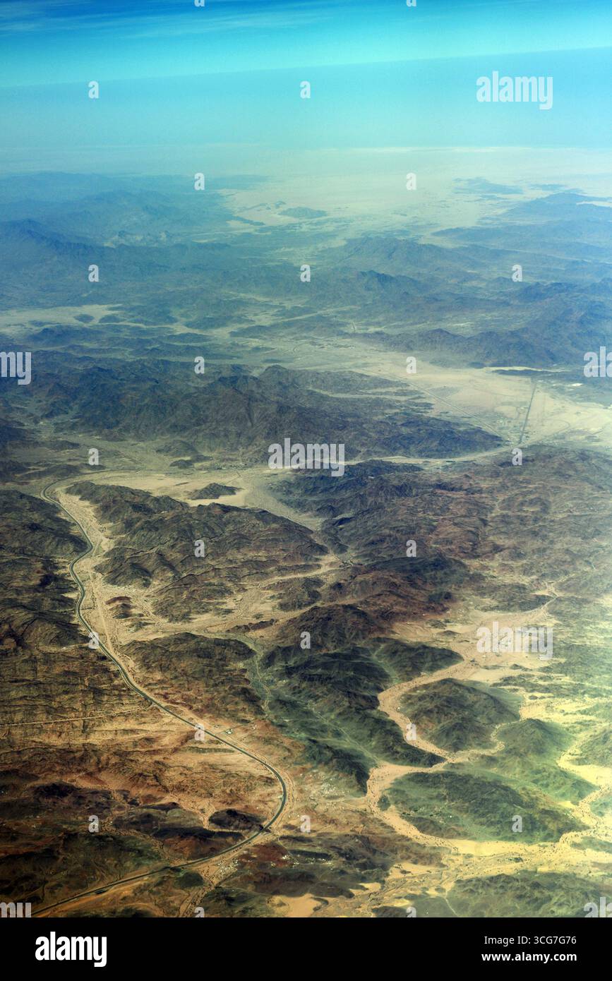 Vista aerea dello splendido deserto arabo in Arabia Saudita. Foto Stock