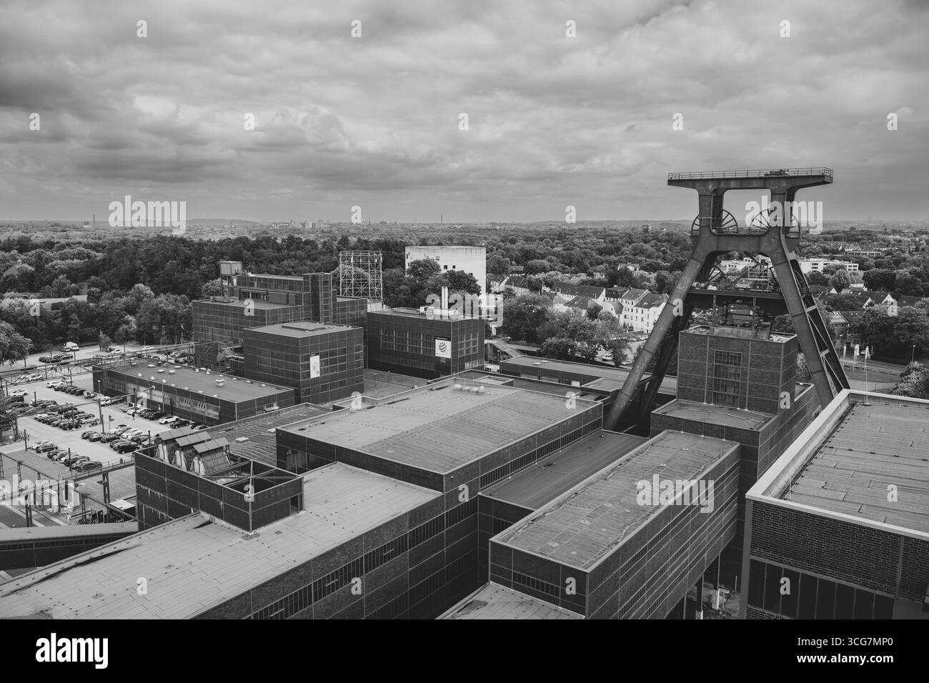 Testata a doppio cavalletto, Museo del Design e edificio Sanaa, vista dalla terrazza per i visitatori del Museo della Ruhr, Zeche Zollverein, Patrimonio dell'Umanità dell'UNESCO Foto Stock