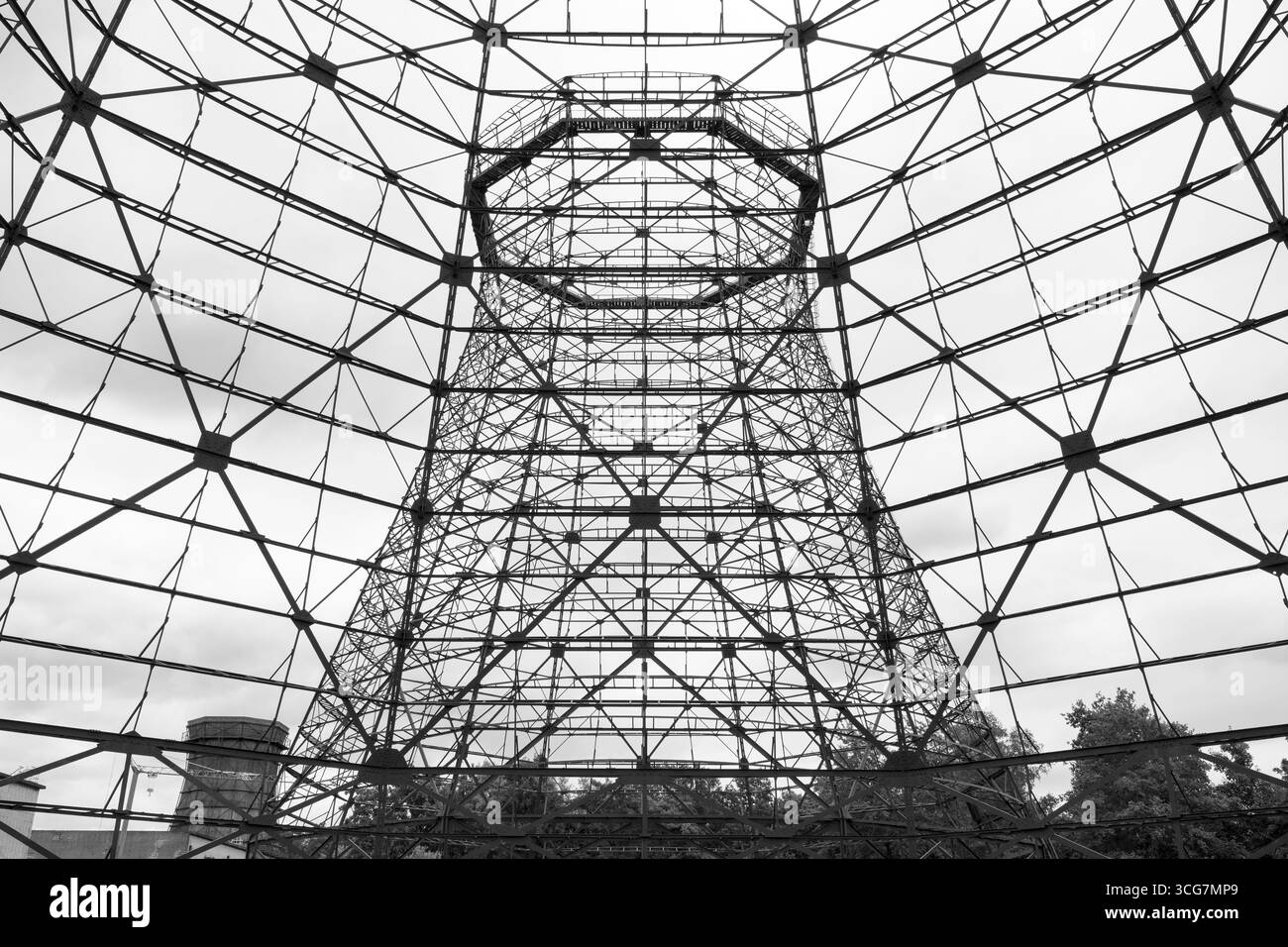 Ponteggio di un'ex torre di raffreddamento, impianto di cokeria, complesso industriale della miniera di carbone di Zollverein, sito patrimonio dell'umanità dell'UNESCO, percorso del patrimonio industriale Foto Stock