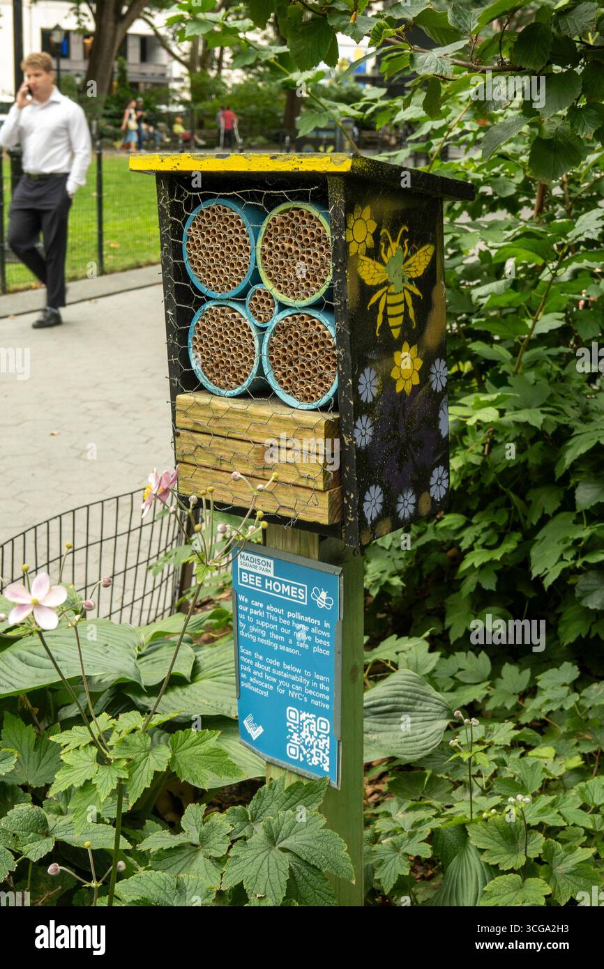 Bee Houses in Madison Square Park, New York Ciry, USA 2025 Foto Stock