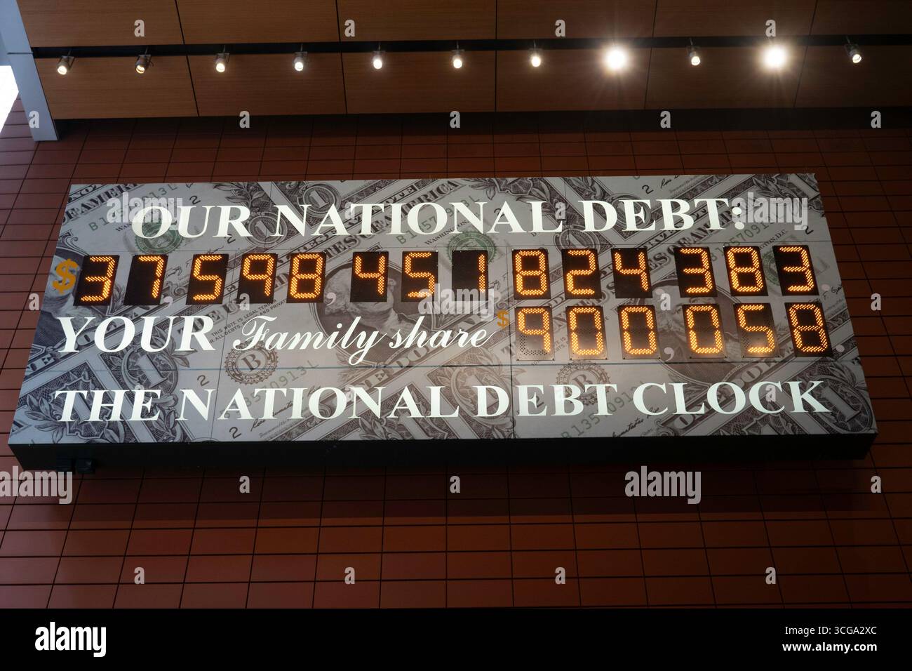 National Debt Clock, Times Square, New York, USA 2025 Foto Stock
