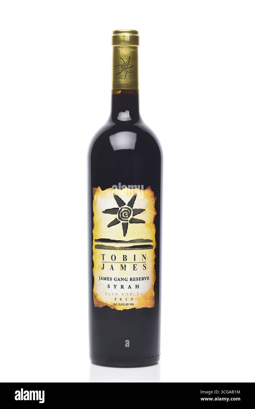 IRVINE, CALIFORNIA- 25 AUG 2025: Una bottiglia di Tobin James James Gang Reserve Syrah, Paso Robles. Foto Stock