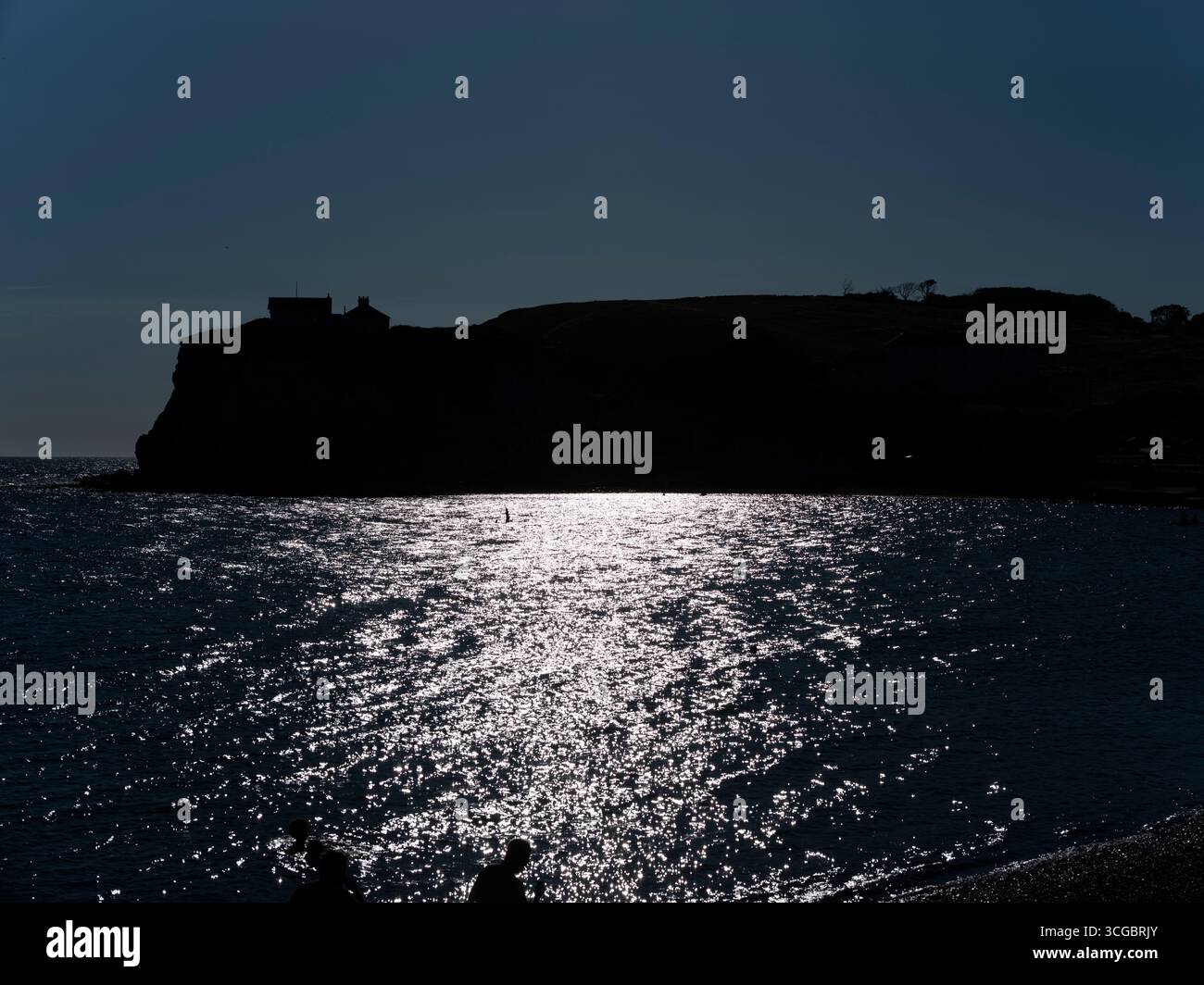 Redoubt di acqua dolce sull'Isola di Wight sagomata in una serata estiva. Foto Stock