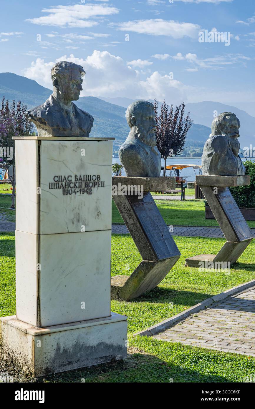 Ohrid, Macedonia del Nord. 7 settembre 2024. Busti di importanti figure storiche dal 1904 al 1942 a Ohrid, Macedonia del Nord. Foto Stock
