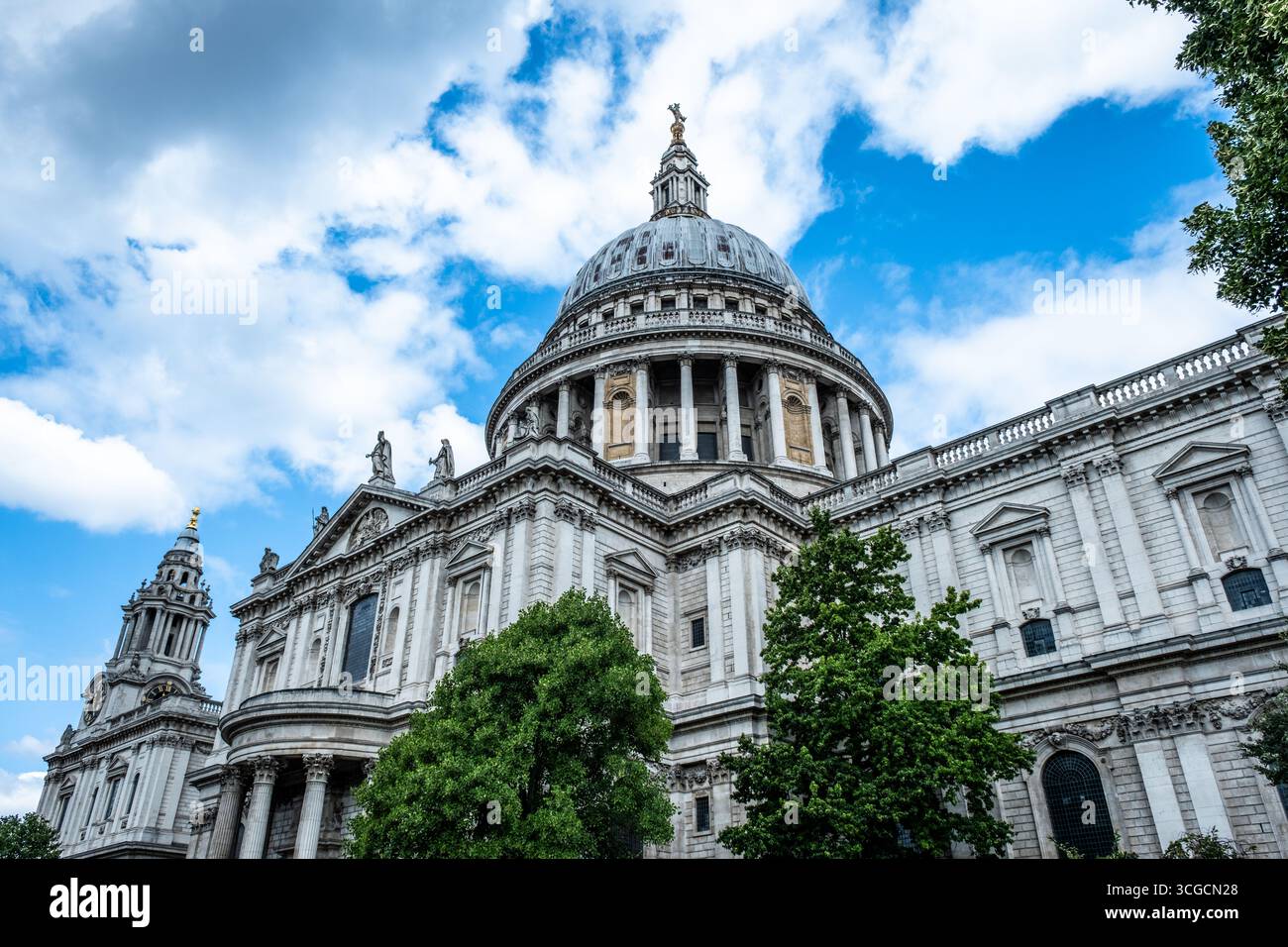 St Paul’s Cathedral – l’iconico skyline di Londra Foto Stock